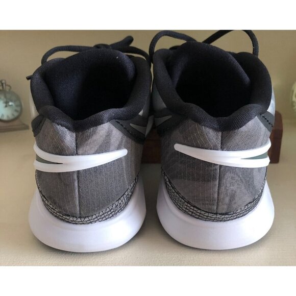 Brand New Men\'s Nike Kyrie 8 Orca Basketball Shoe Unreleased Size 10.5 main image 4